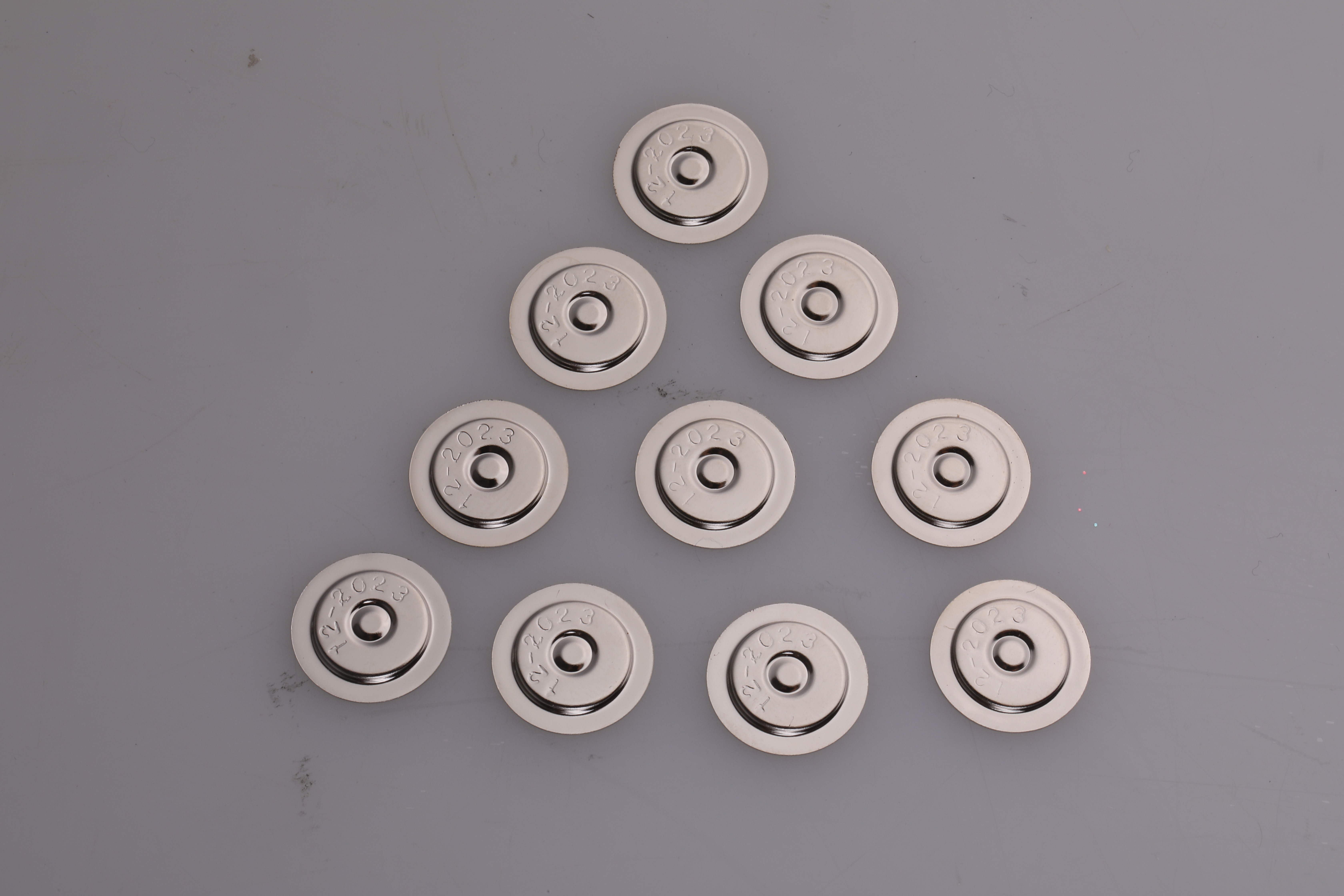 Metal Bottom used in AA / R6 zinc carbon battery production